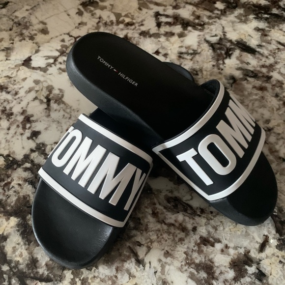 Tommy Hilfiger Black & White Slides - Picture 6 of 10